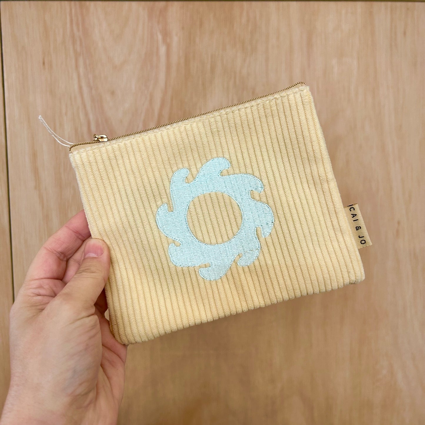Ray corduroy pouch