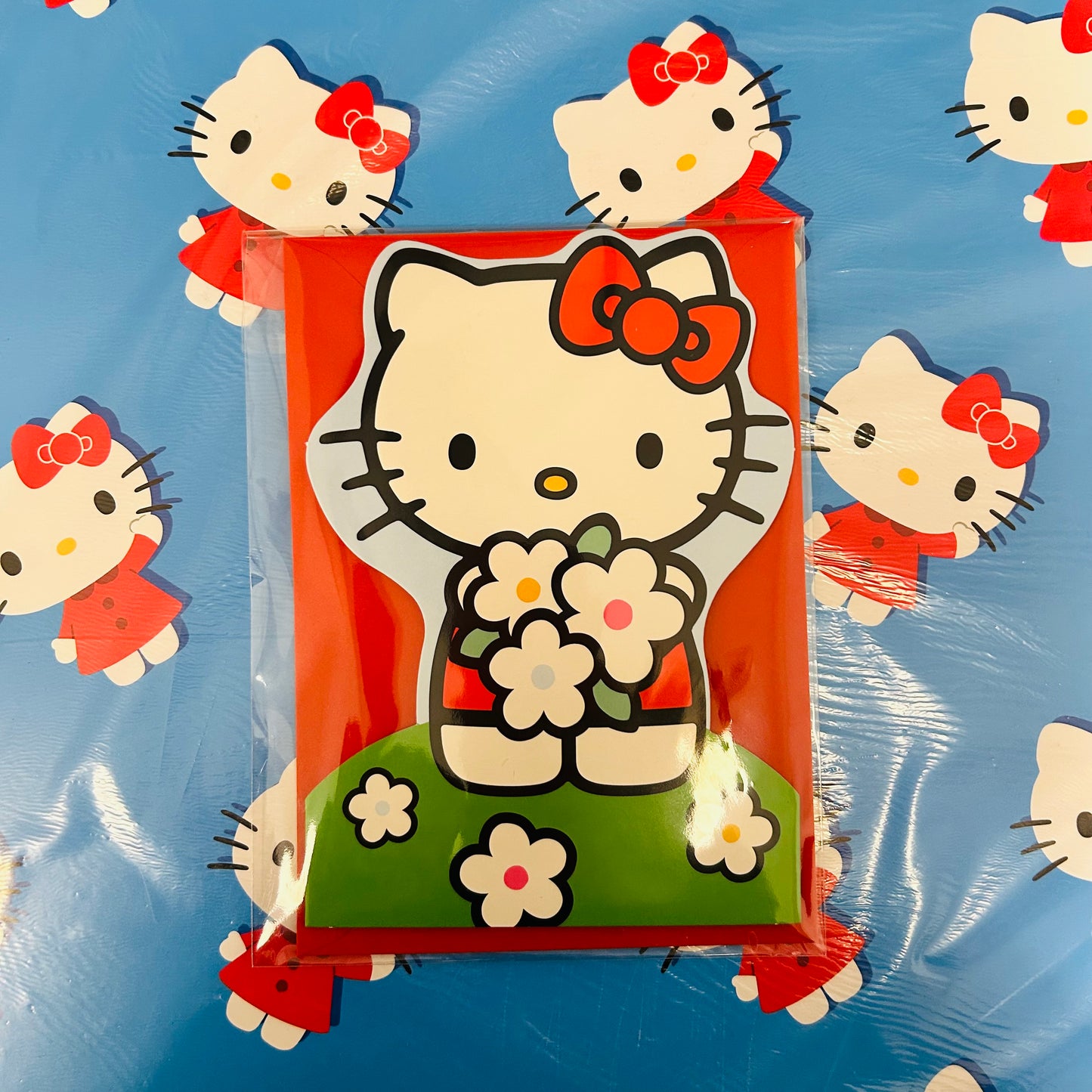 Hello Kitty Flowers Standing Birthday Card