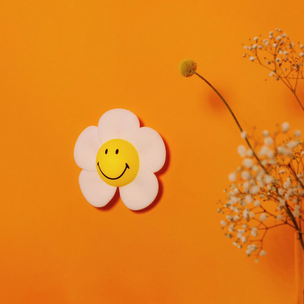 Smiley Flower wall light