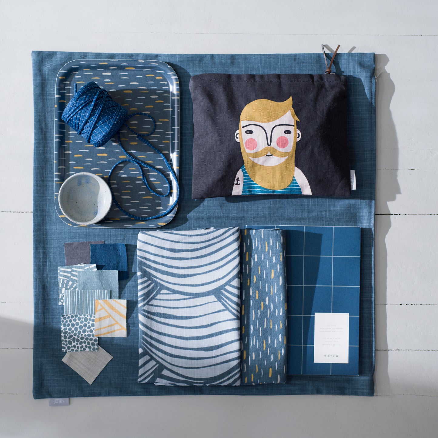 Friends Zip Bag - Frank