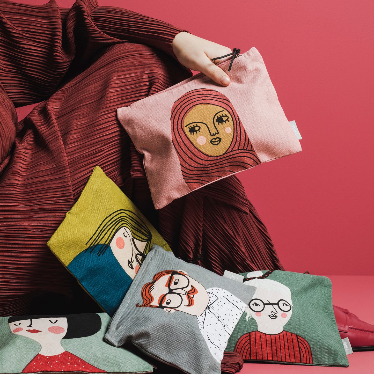 Friends Zip Bag - Malinka