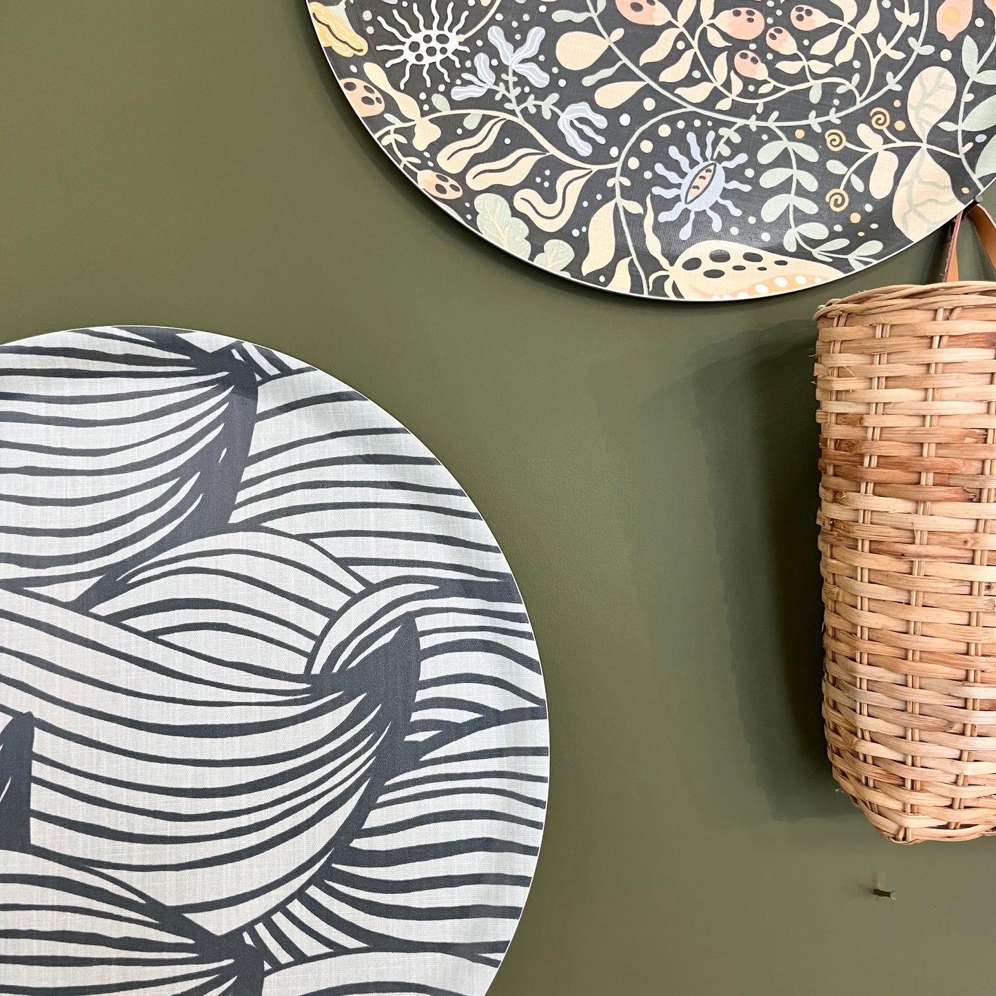 Myllra 46cm Round Tray | Brown