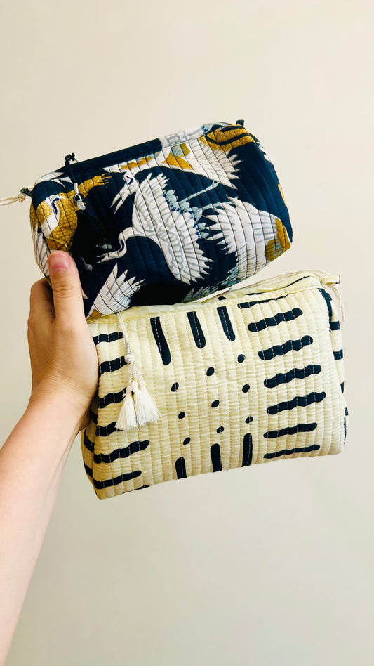 Cream Dash quilted wash-bag