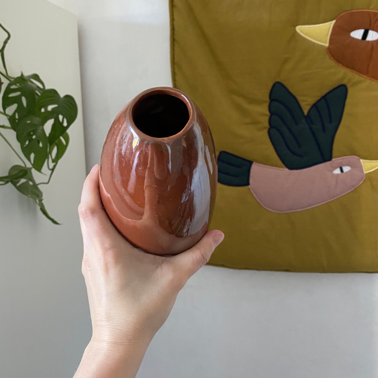 Face Vase - Red/Brown
